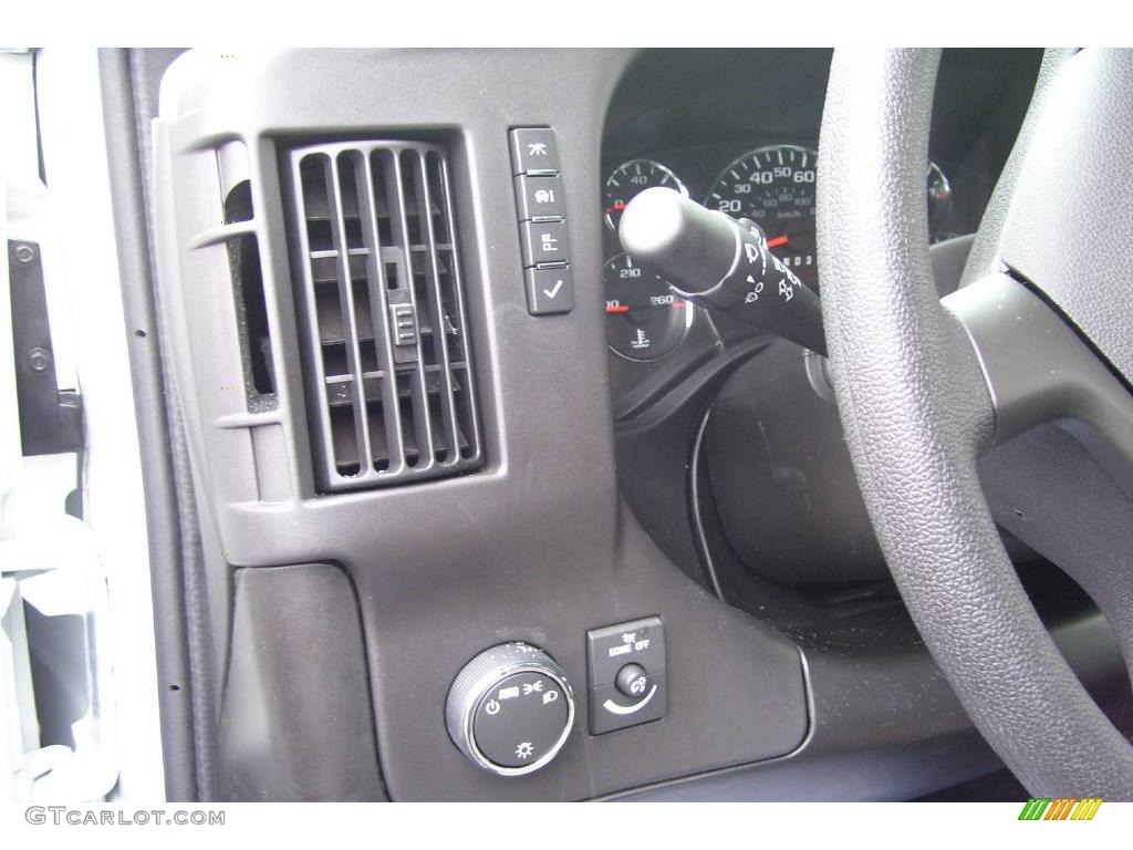 2008 Express 2500 Cargo Van - Summit White / Medium Pewter photo #20
