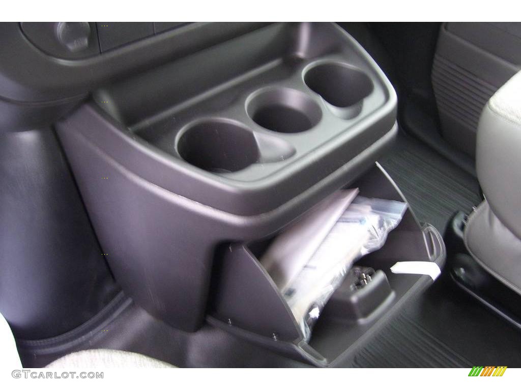 2008 Express 2500 Cargo Van - Summit White / Medium Pewter photo #21