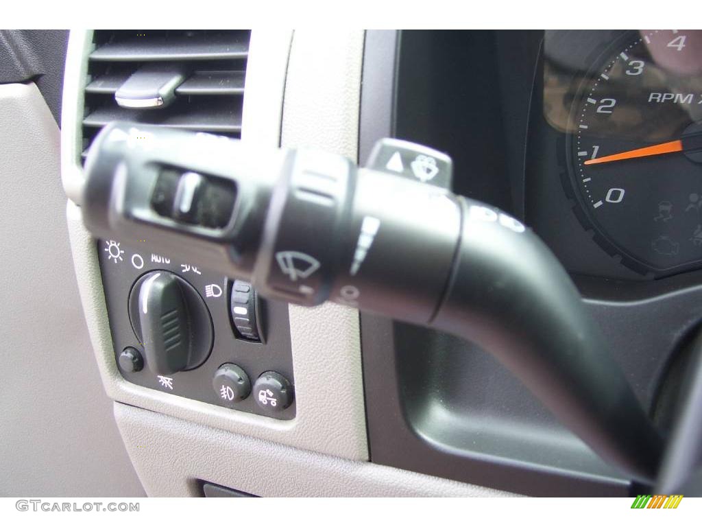 2008 Chevrolet Colorado LS Extended Cab 4x4 Controls Photo #12872768