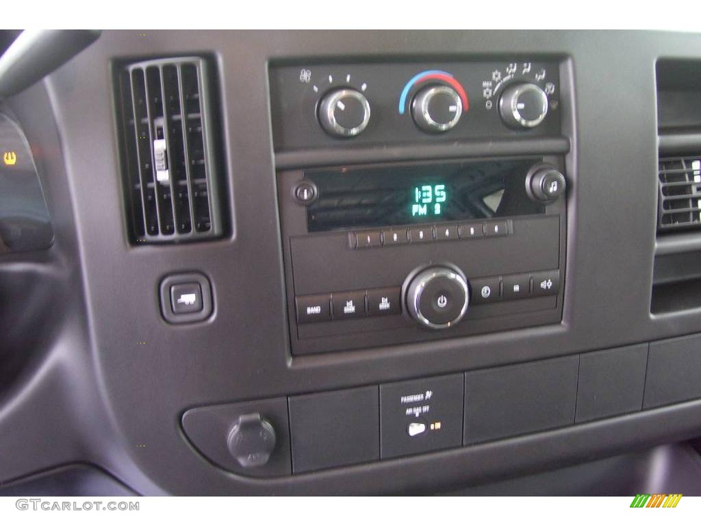 2008 Express 2500 Cargo Van - Summit White / Medium Pewter photo #22