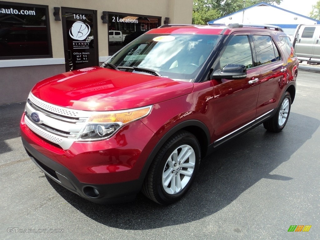 2013 Explorer XLT - Ruby Red Metallic / Medium Light Stone photo #2