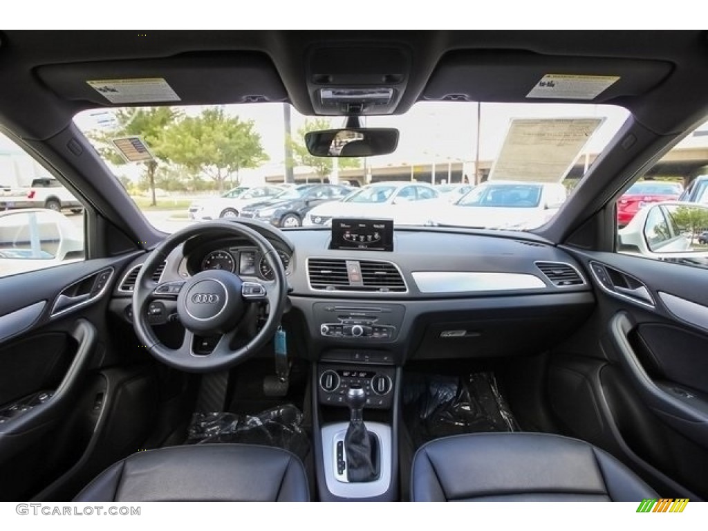 Black Interior 2018 Audi Q3 2.0 TFSI Premium Photo #128740227