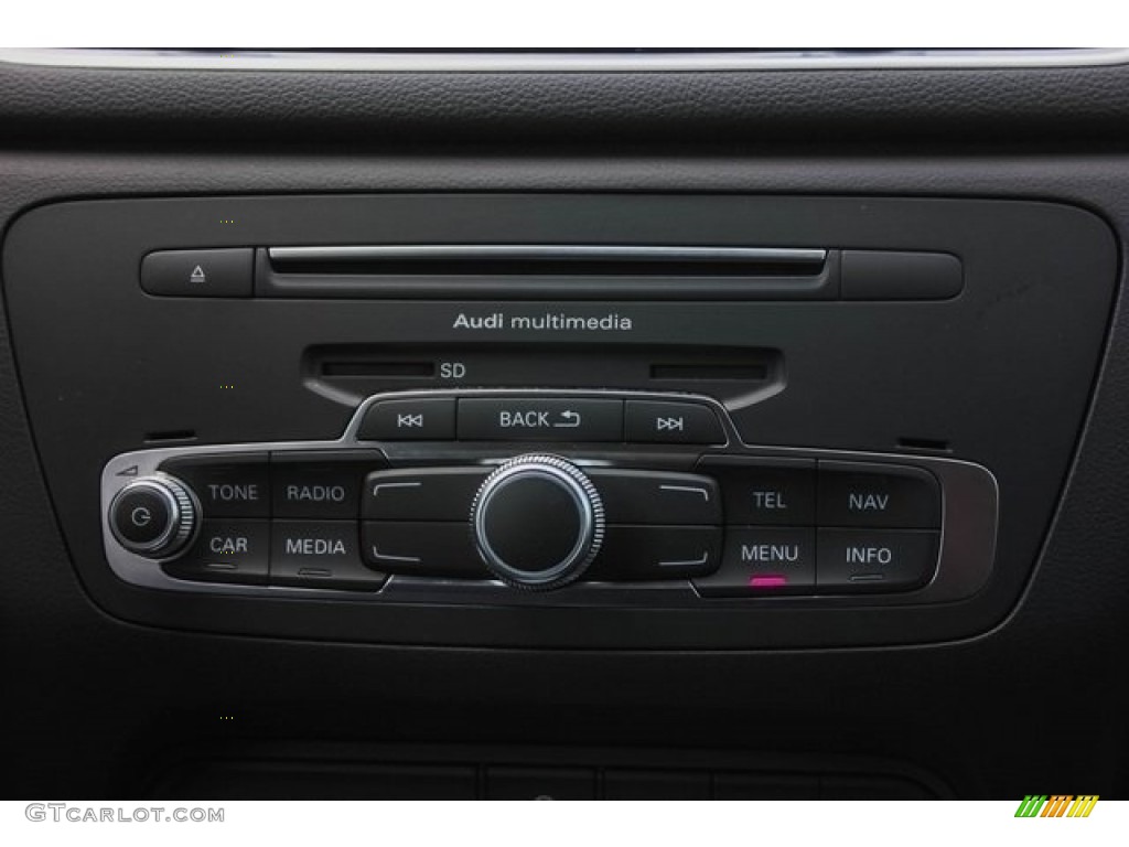 2018 Audi Q3 2.0 TFSI Premium Controls Photo #128740605