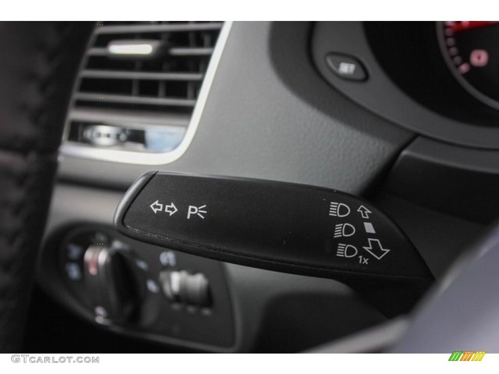 2018 Audi Q3 2.0 TFSI Premium Controls Photo #128740722