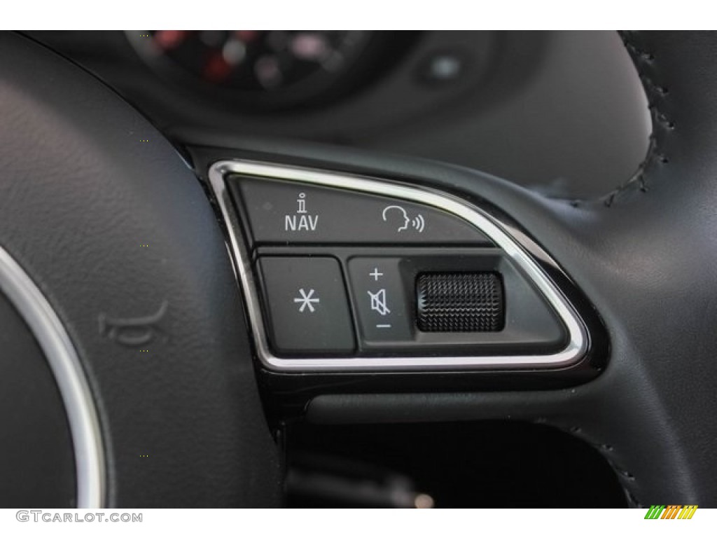 2018 Audi Q3 2.0 TFSI Premium Steering Wheel Photos