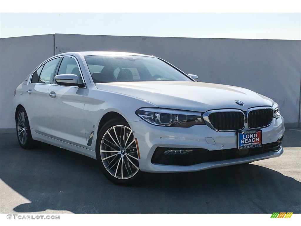 2018 5 Series 530e iPerfomance Sedan - Mineral White Metallic / Black photo #12