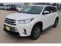 2018 Blizzard White Pearl Toyota Highlander XLE  photo #3