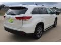 2018 Blizzard White Pearl Toyota Highlander XLE  photo #8