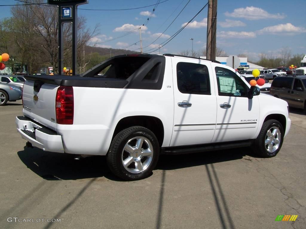 2009 Avalanche LTZ 4x4 - Summit White / Ebony photo #52