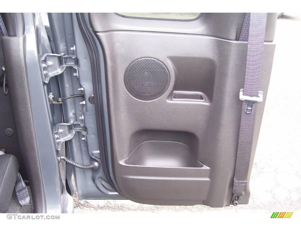 2009 Chevrolet Colorado LT Extended Cab 4x4 Ebony Door Panel Photo #12875387