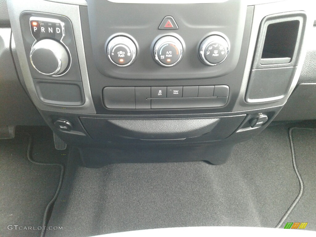 2018 1500 Express Crew Cab - Brilliant Black Crystal Pearl / Black/Diesel Gray photo #16