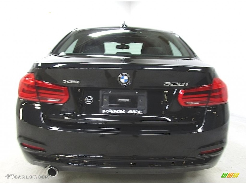 2018 3 Series 320i xDrive Sedan - Black Sapphire Metallic / Black photo #4