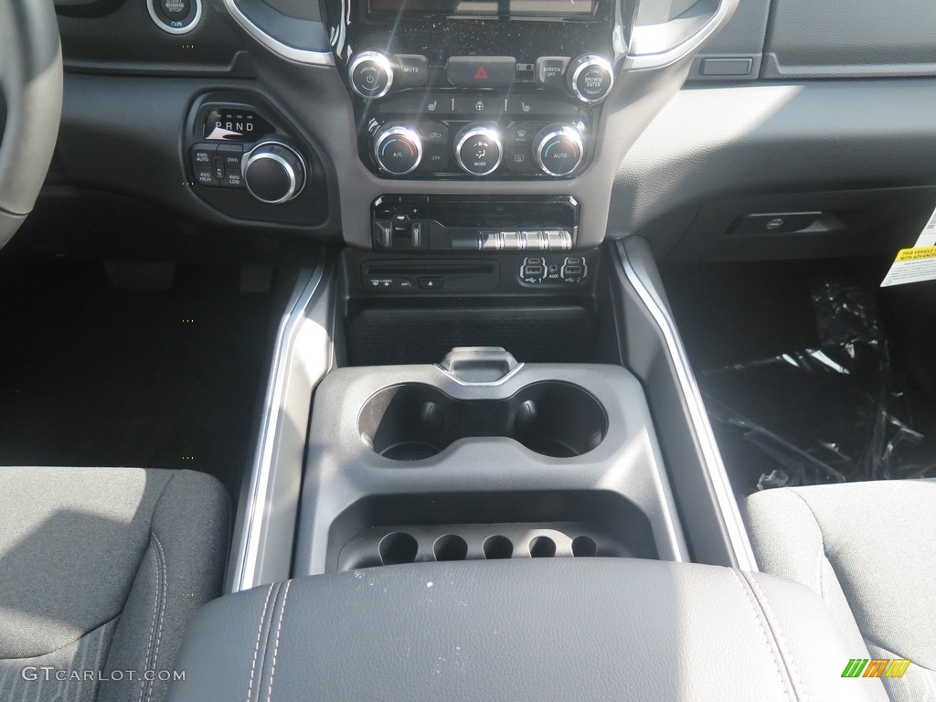 2019 1500 Big Horn Crew Cab 4x4 - Bright White / Black photo #16