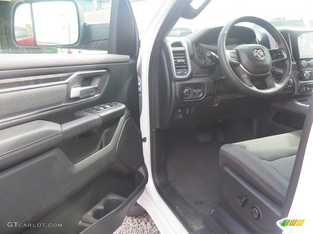 2019 1500 Big Horn Crew Cab 4x4 - Bright White / Black photo #25