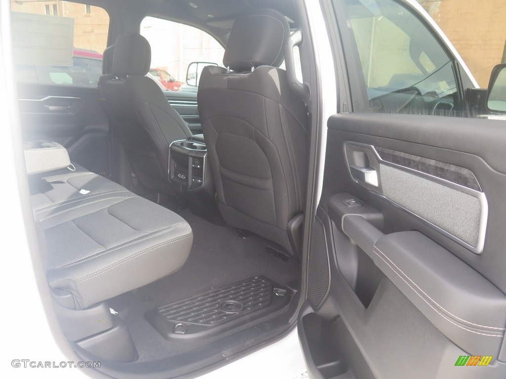 2019 1500 Big Horn Crew Cab 4x4 - Bright White / Black photo #28