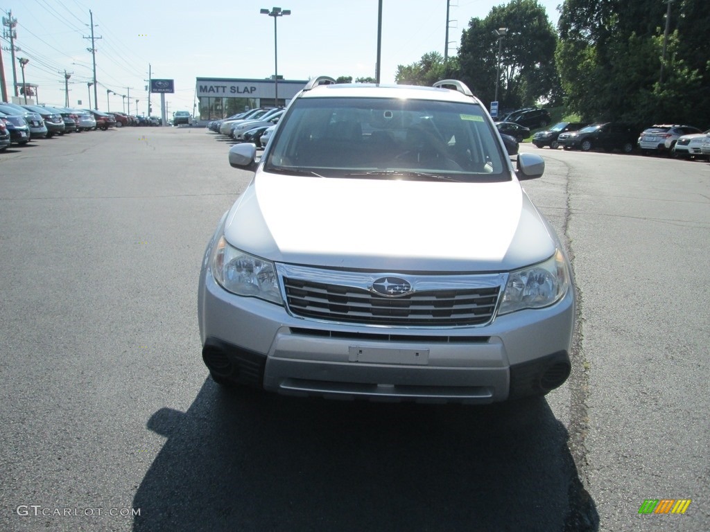 2010 Forester 2.5 X Premium - Spark Silver Metallic / Black photo #3