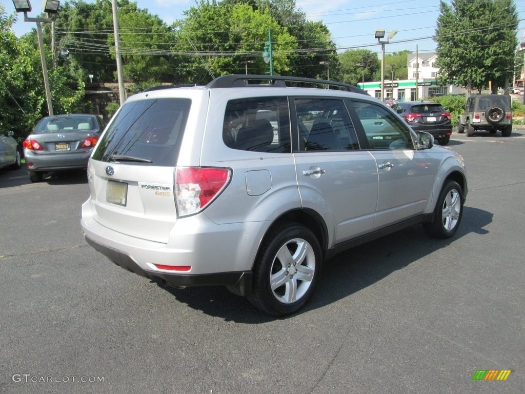 2010 Forester 2.5 X Premium - Spark Silver Metallic / Black photo #6