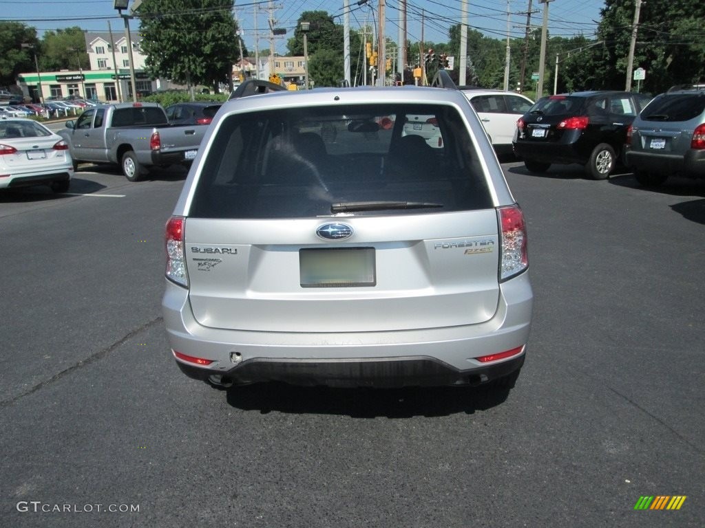 2010 Forester 2.5 X Premium - Spark Silver Metallic / Black photo #7