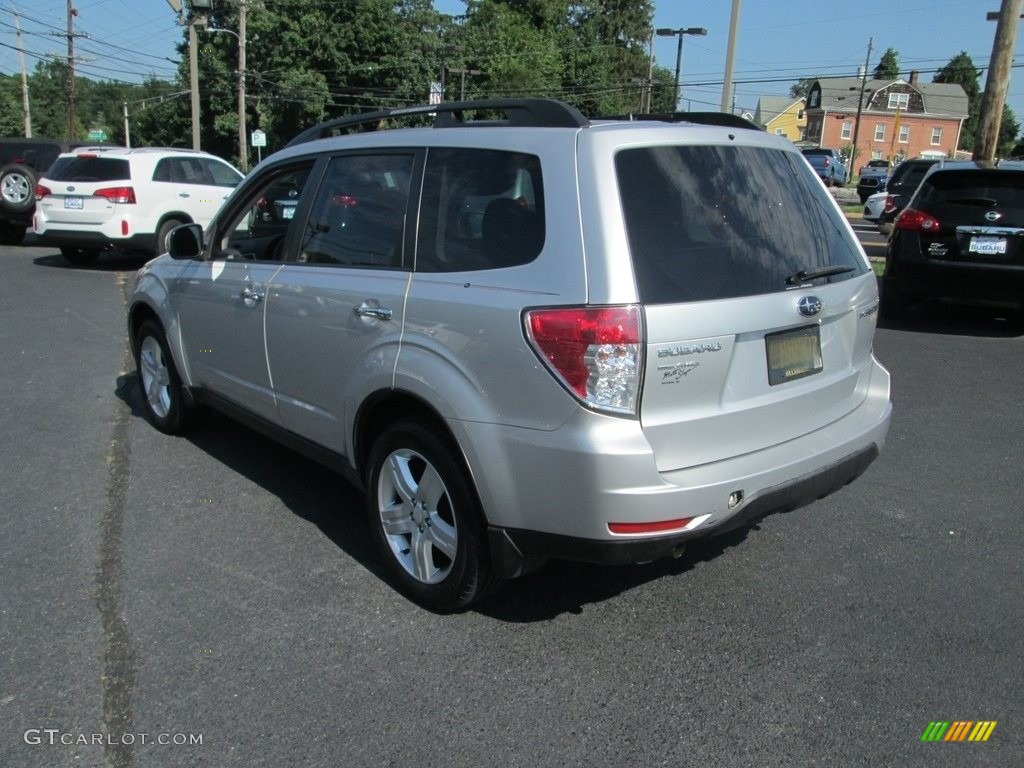 2010 Forester 2.5 X Premium - Spark Silver Metallic / Black photo #8