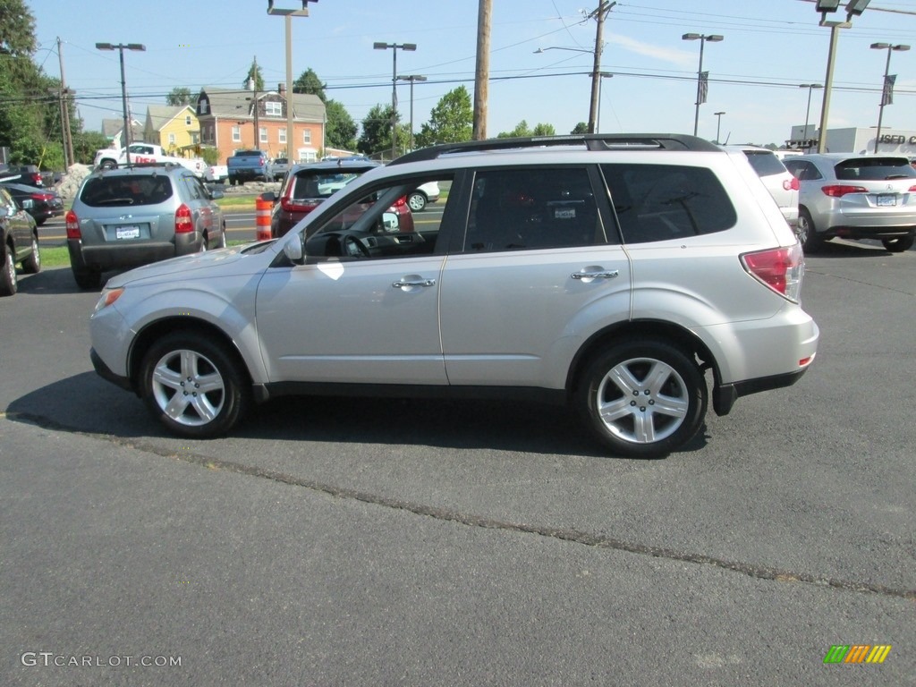 2010 Forester 2.5 X Premium - Spark Silver Metallic / Black photo #9
