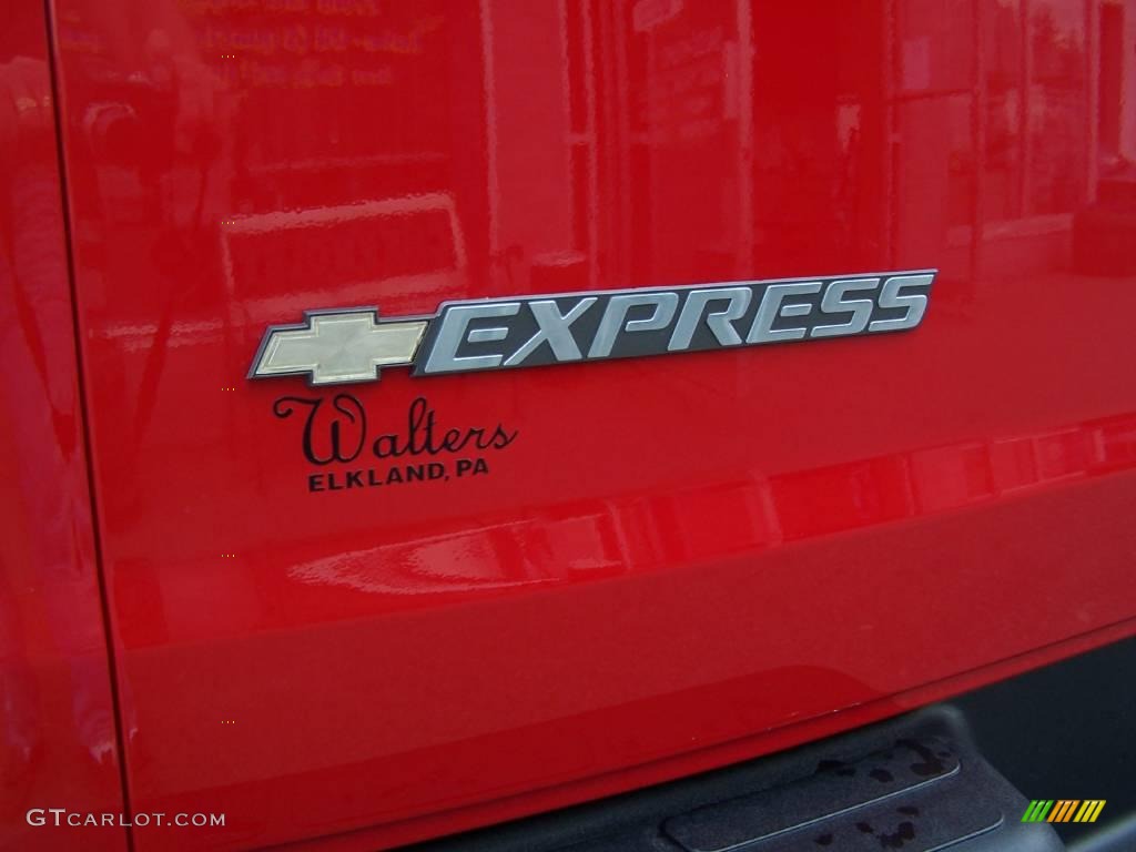 2009 Express 2500 Cargo Van - Victory Red / Medium Pewter photo #40