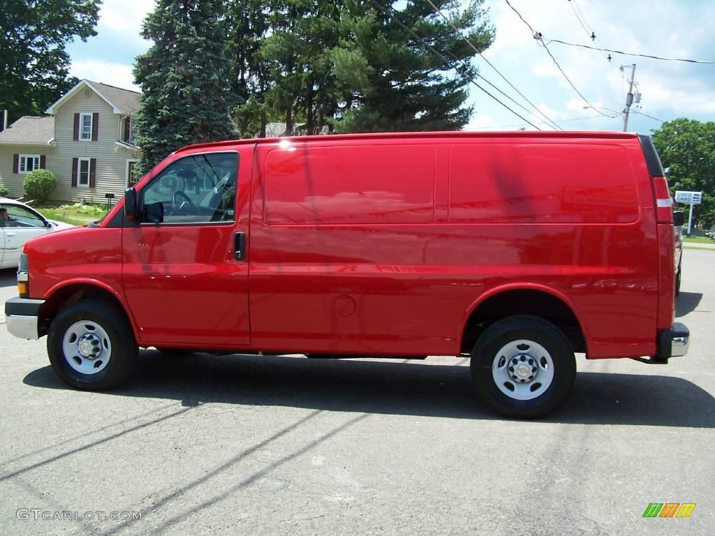 2009 Express 2500 Cargo Van - Victory Red / Medium Pewter photo #50