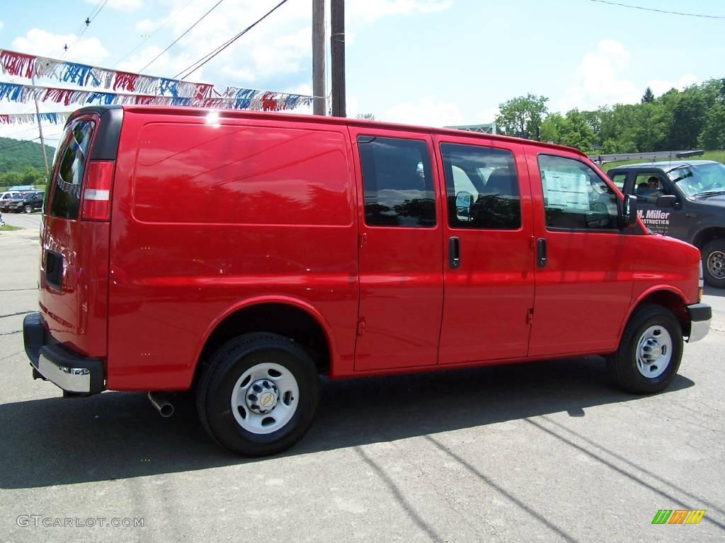 2009 Express 2500 Cargo Van - Victory Red / Medium Pewter photo #53