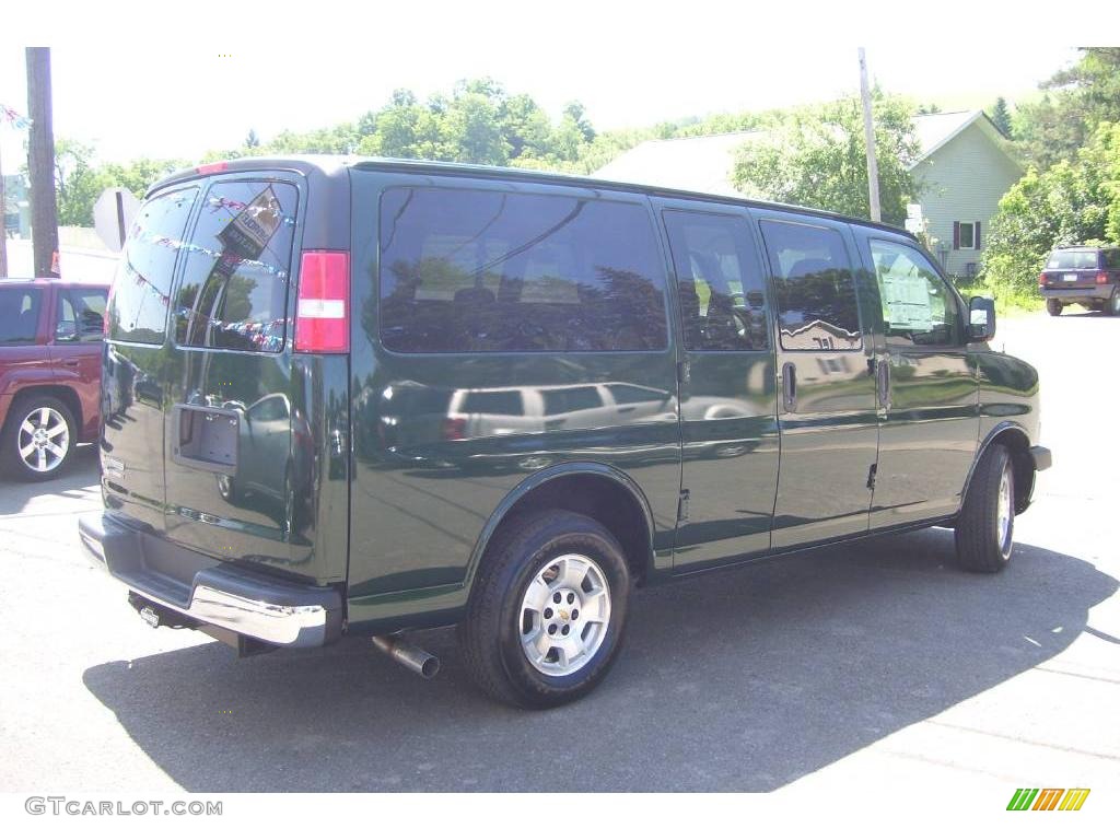 2009 Express LT 1500 AWD Passenger Van - Dark Green Metallic / Medium Pewter photo #5