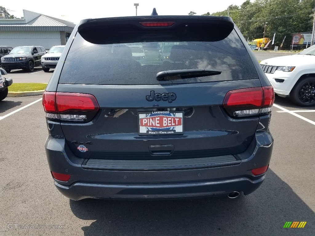 2018 Grand Cherokee Altitude 4x4 - Rhino / Black photo #5