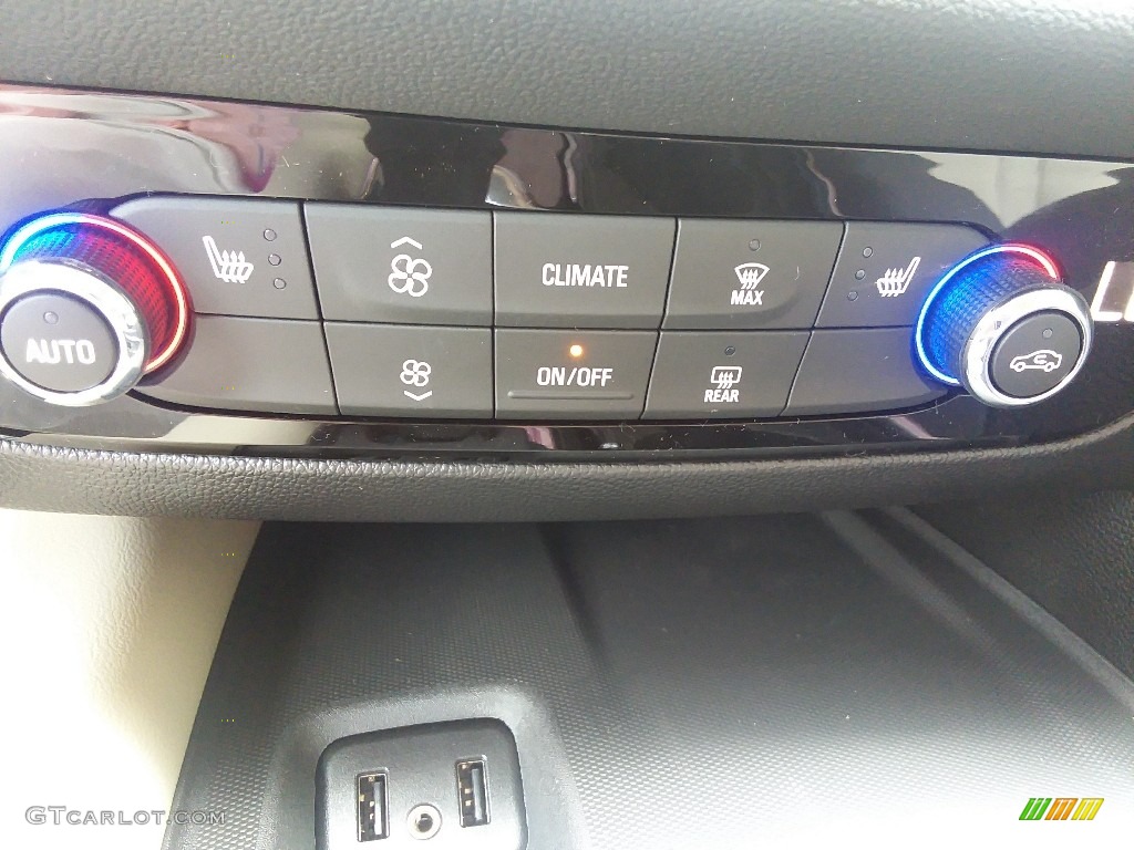 2019 Buick Enclave Essence AWD Controls Photo #128771553