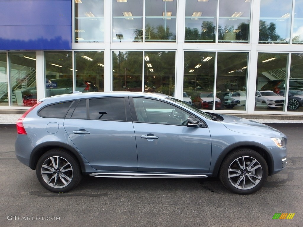 Mussel Blue Metallic 2018 Volvo V60 Cross Country T5 AWD Exterior Photo #128773993