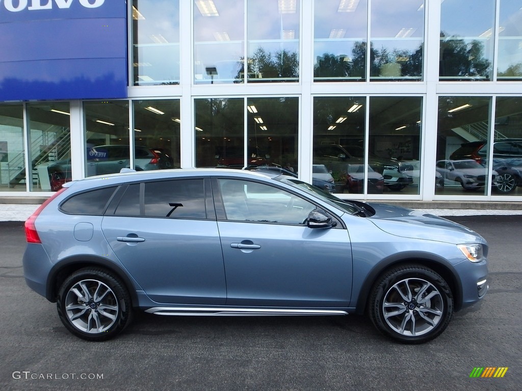 Mussel Blue Metallic 2018 Volvo V60 Cross Country T5 AWD Exterior Photo #128774643