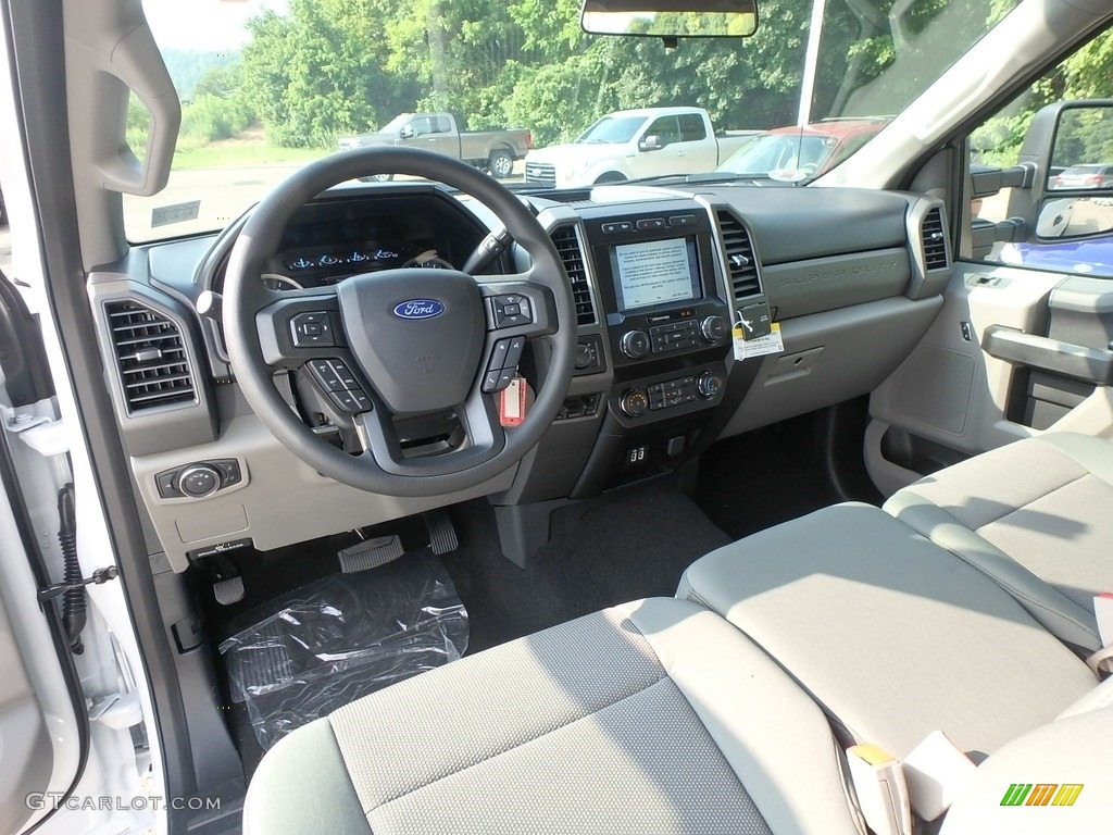 Earth Gray Interior 2019 Ford F250 Super Duty XLT Crew Cab 4x4 Photo #128780052