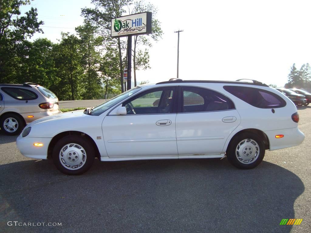 Vibrant White Ford Taurus