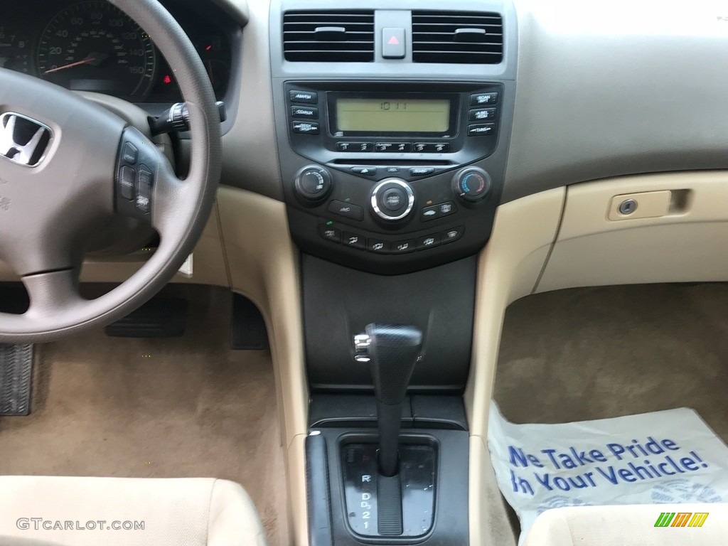 2003 Accord LX Sedan - Taffeta White / Ivory photo #13