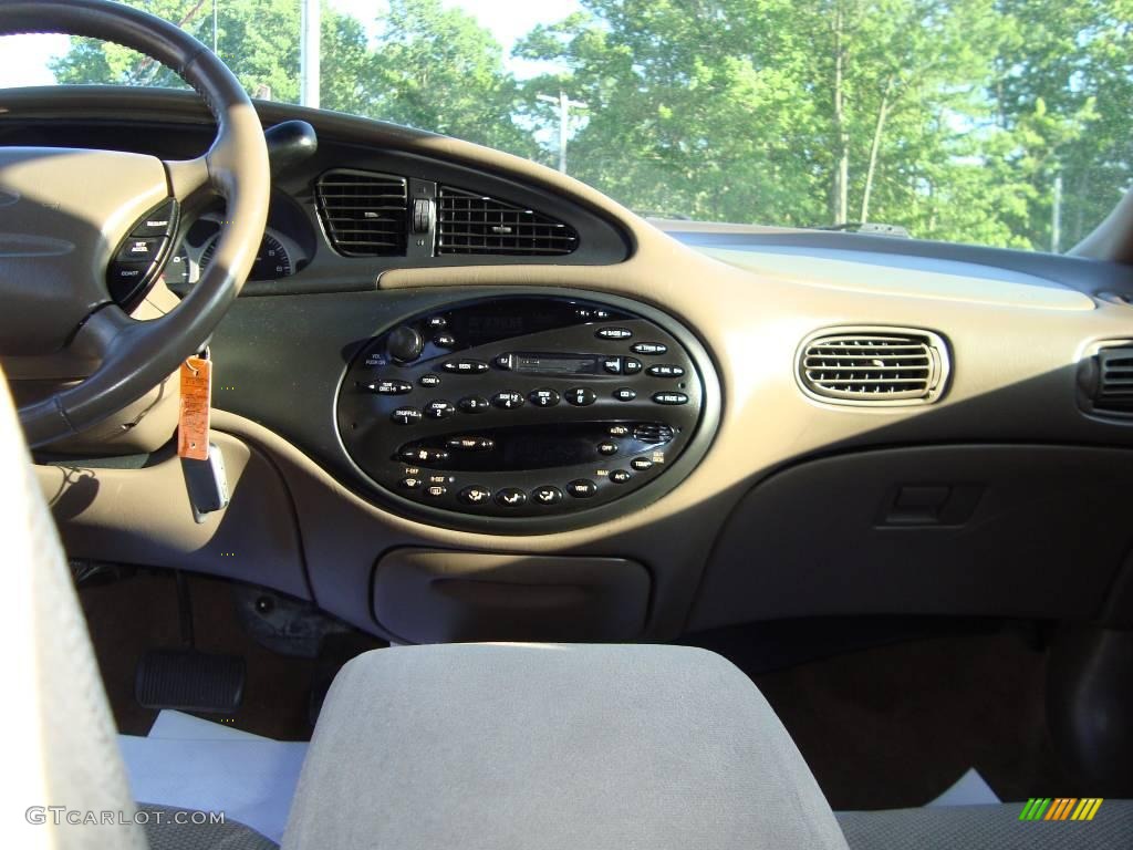 1999 Taurus SE Wagon - Vibrant White / Medium Prairie Tan photo #12