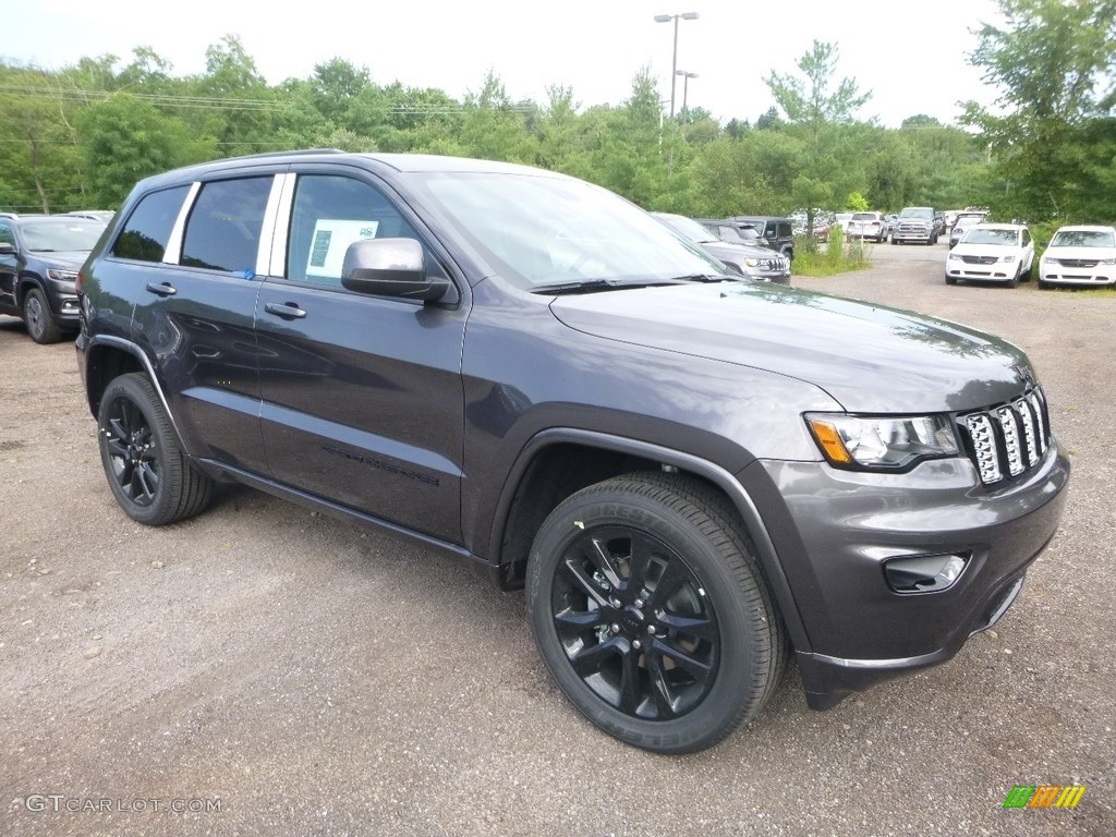Granite Crystal Metallic 2018 Jeep Grand Cherokee Altitude 4x4 Exterior Photo #128795346