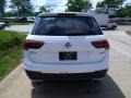 Pure White - Tiguan SE 4MOTION Photo No. 5