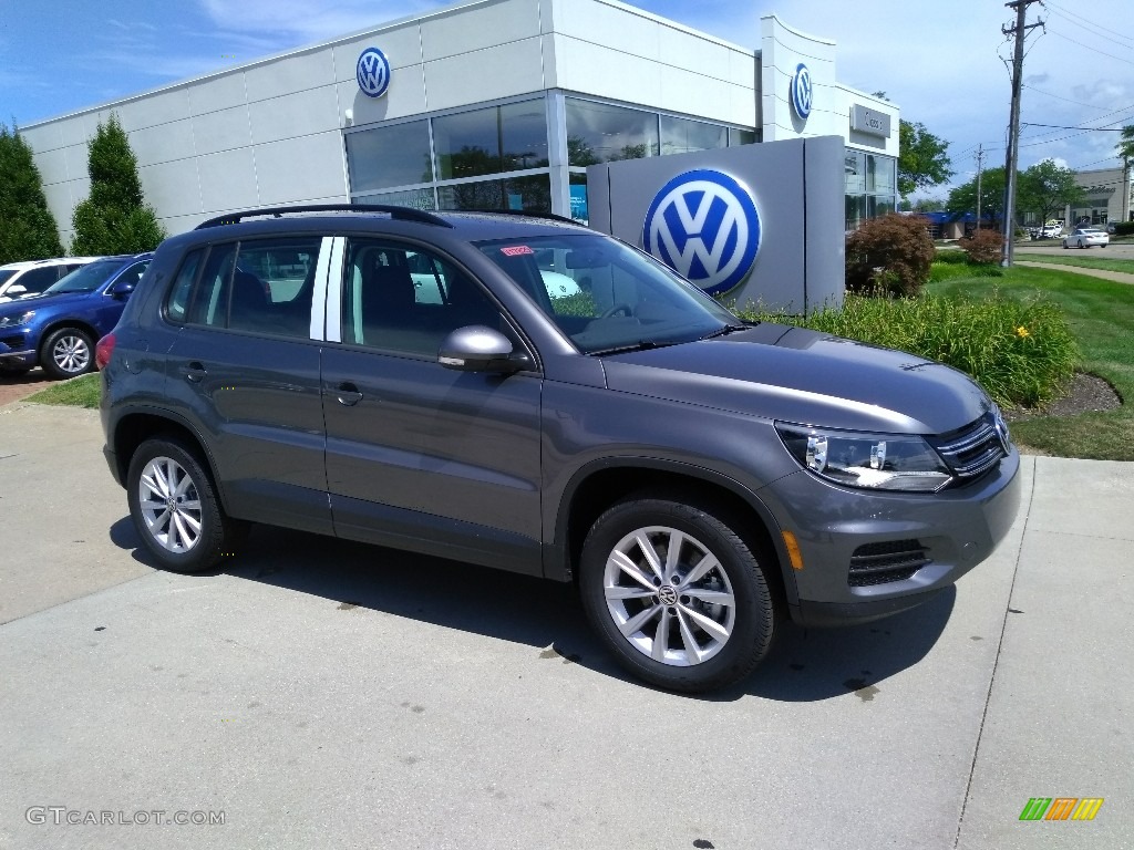 Pepper Gray Metallic 2018 Volkswagen Tiguan Limited 2.0T 4Motion Exterior Photo #128796708