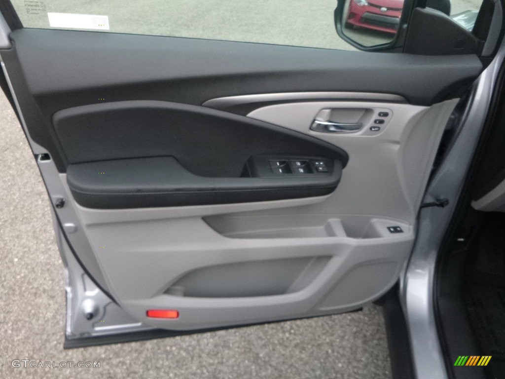 2019 Honda Pilot EX-L AWD Gray Door Panel Photo #128799606