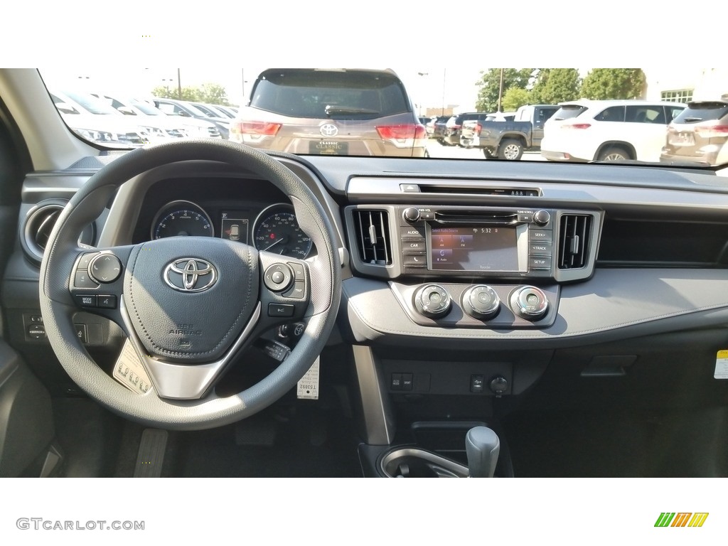 2018 RAV4 LE - Super White / Black photo #5