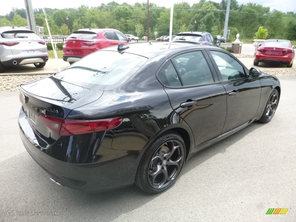 2018 Giulia AWD - Alfa Black / Black/Dark Gray photo #8