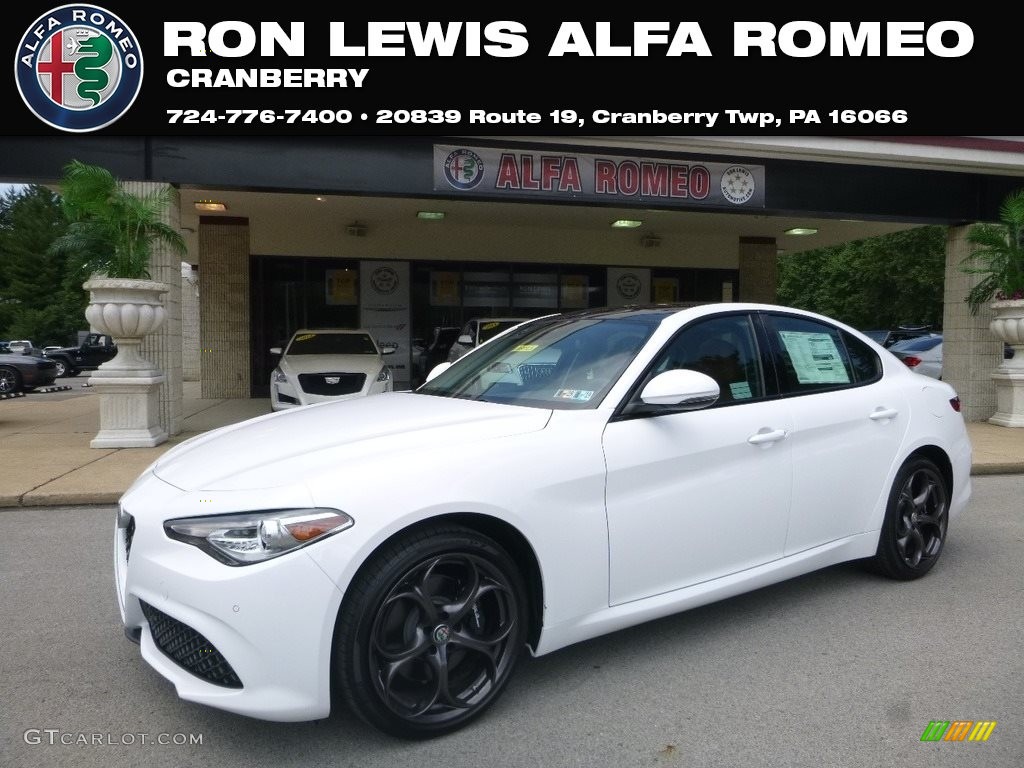 2018 Giulia Ti AWD - Alfa White / Black/Tan photo #1