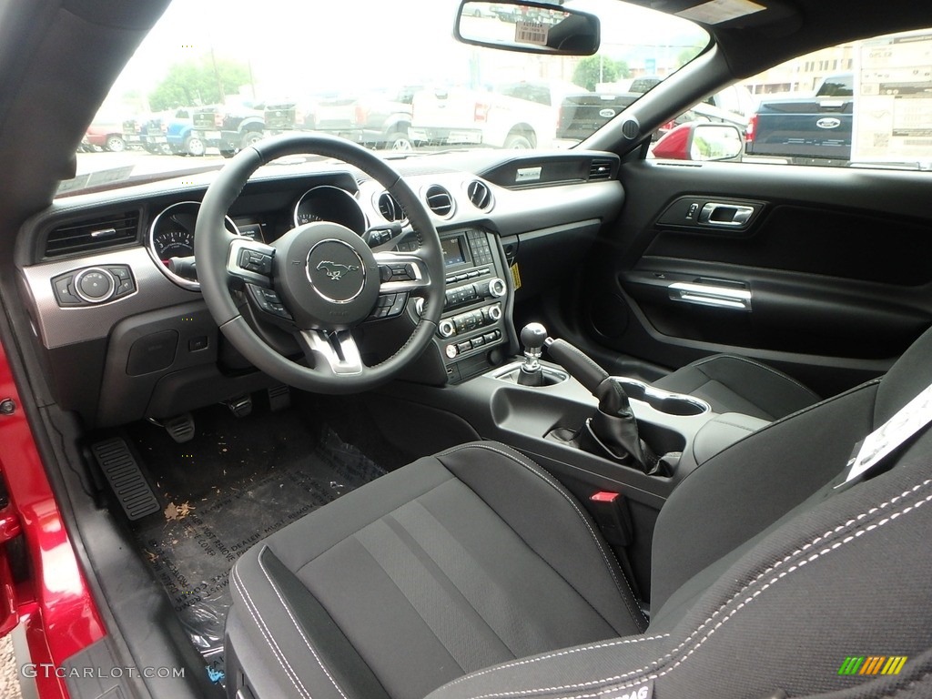 Ebony Interior 2018 Ford Mustang GT Fastback Photo #128806101