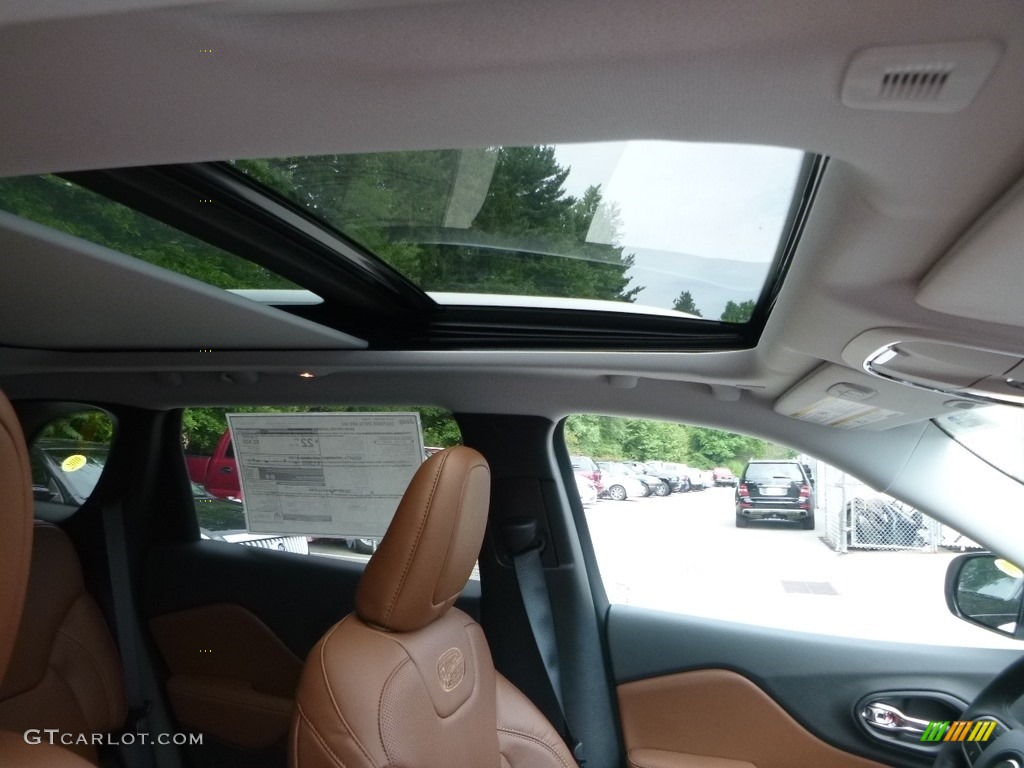 2019 Jeep Cherokee Overland 4x4 Sunroof Photo #128808918