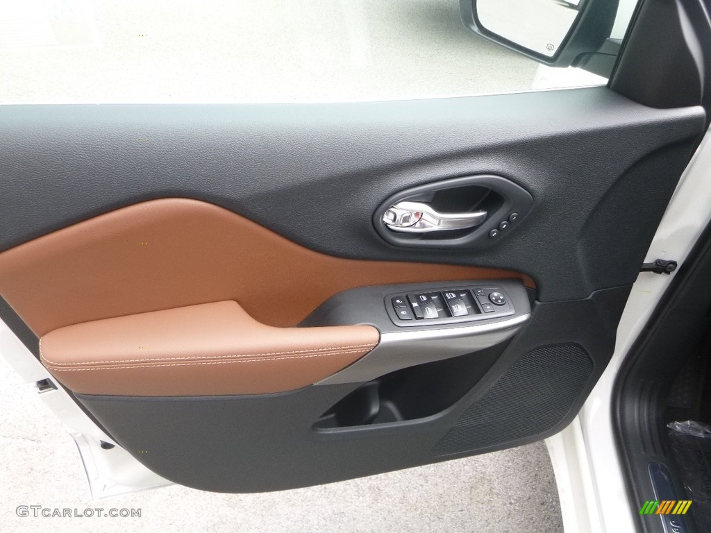 2019 Jeep Cherokee Overland 4x4 Black/Tan Door Panel Photo #128808966