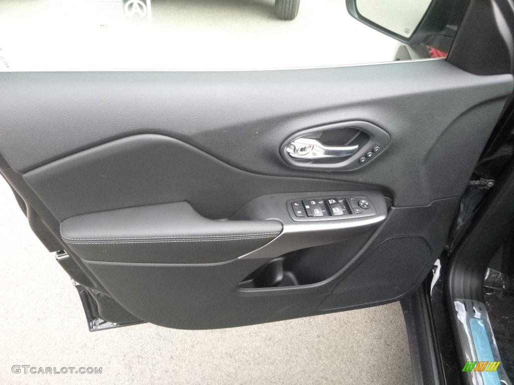 2019 Cherokee Limited 4x4 - Diamond Black Crystal Pearl / Black photo #14