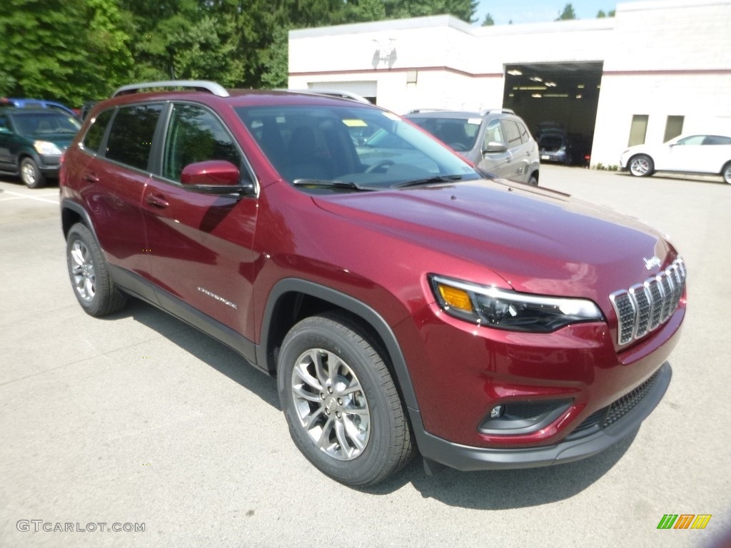 2019 Cherokee Latitude Plus 4x4 - Velvet Red Pearl / Black photo #7