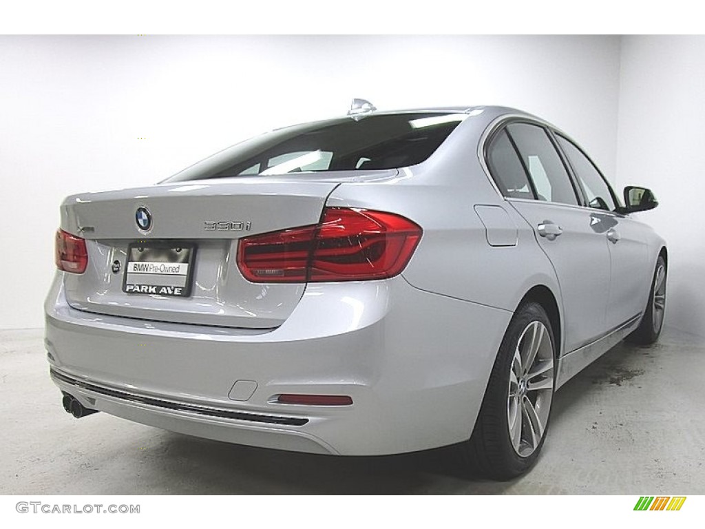 2018 3 Series 330i xDrive Sedan - Glacier Silver Metallic / Black photo #5