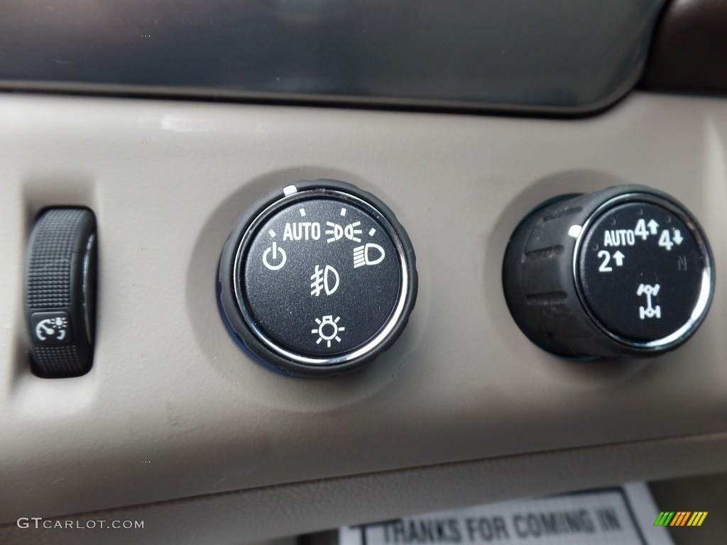 2019 Chevrolet Suburban Premier 4WD Controls Photo #128816408